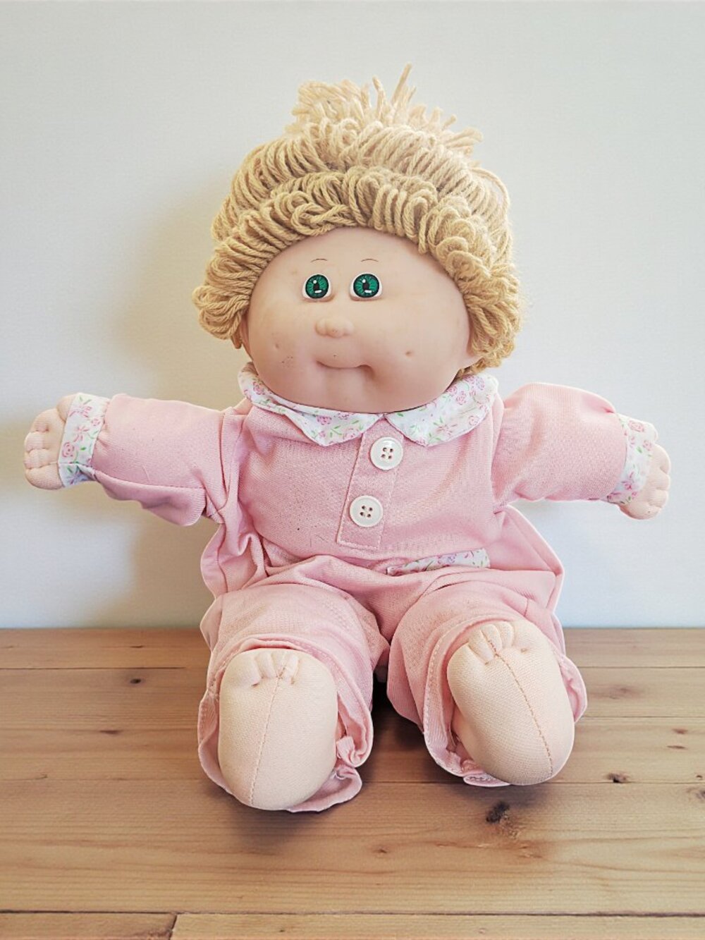 Rare 1983 Cabbage Patch Kids Girl Doll Green Eyes, Butterscotch Hair with Papers